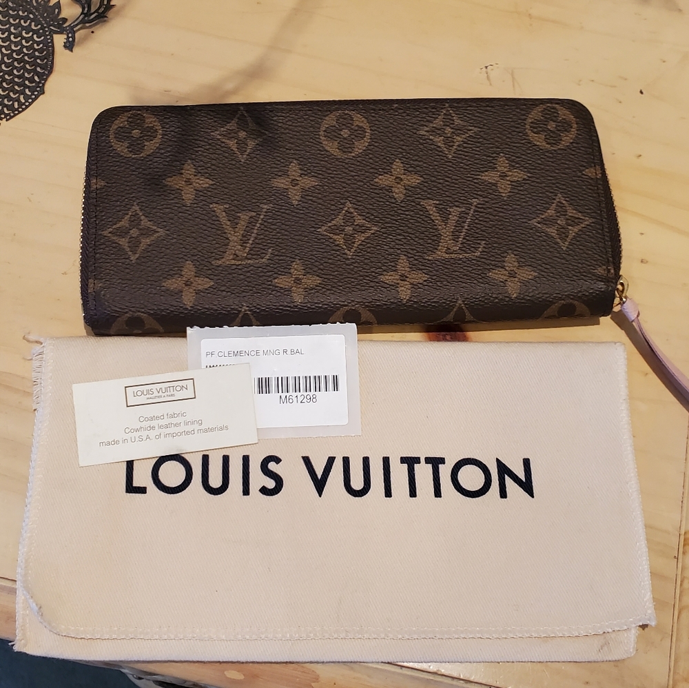 Auth Louis Vuitton Clemence Mono Wallet